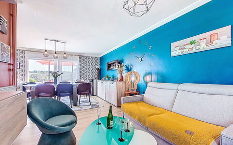 Elioluaso: Meubles, Bleu, Design Intérieur, Mur, Sol, Plafond, Sol, Canapé, Salon, Pièce