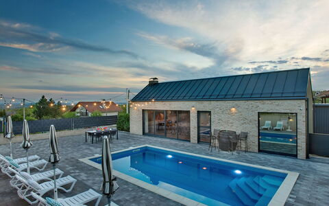 Das Klet: Piscine, Toit, Domicile, Recours, Chalet, Biens, Eco Hôtel, Villa, Hôtel, Mobilier De Jardin