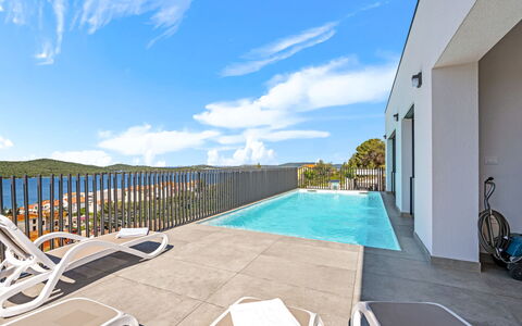 The Tinel: Bleu, Piscine, Recours, Hôtel, Ville Resort, Eco Hôtel, Villa, Balcon