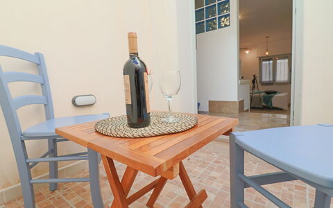 Malika: Meubles, Chaise, Table, Bois, Sol, Design Intérieur, Sol, Table Cuisine Et Salle A Manger, Salle À Manger, Pièce