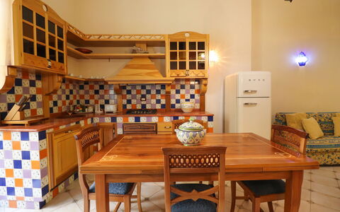 Cariddi Dimora Otranto: Cuisine, Design Intérieur, Sol, Meubles, Bois, Sol, Comptoir, Appareil De Cuisine, Cabinetry, Plafond