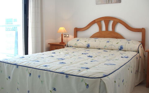 Tamarindo: Chambre, Lit, Drap De Lit, Meubles, Literie, Pièce, Propriété, Cadre De Lit, Housse De Couette, Matelas