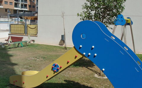 Tamarindo: Bois, Arbre, Fenêtre, Herbe, Loisir, Chute, Plante, Des Loisirs, Art, Design Urbain
