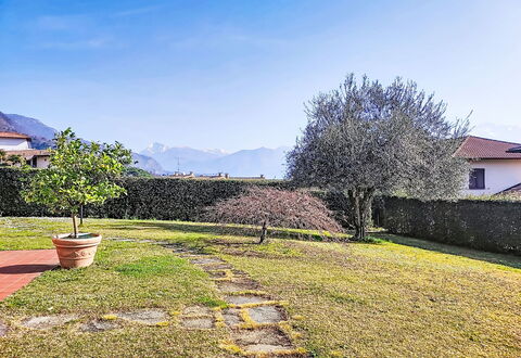 Casa Molgisio: Paysage, Jardin, Couverture De Sol, Pelouse, Aménagement Paysager, Cour, Parc, Arrière-Cour, Passerelle, Ferme