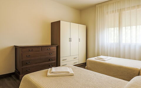 Etrusco Apartment: Design Intérieur, Lit, Mur, Sol, Sol, Chambre, Meubles, Bois, Drap De Lit, Pièce