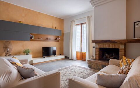 Casa Lory, Monteriggioni, Siena: Meubles, Design Intérieur, Sol, Mur, Sol, Bois, Pièce, Salon, Plafond, Domicile