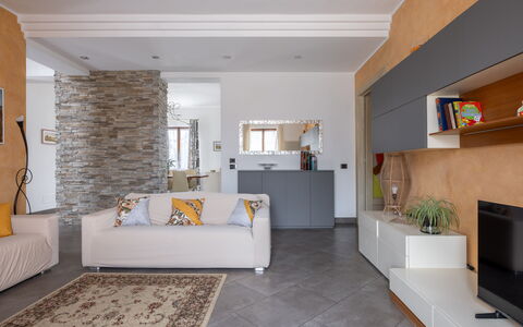 Casa Lory, Monteriggioni, Siena: Meubles, Design Intérieur, Sol, Canapé, Mur, Sol, Salon, Bois, Pièce, Plafond