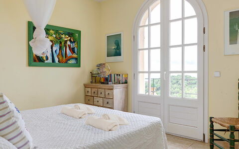 Villa Muneca: Meubles, Design Intérieur, Sol, Sol, Bois, Chambre, Lit, Pièce, Textile, Domicile