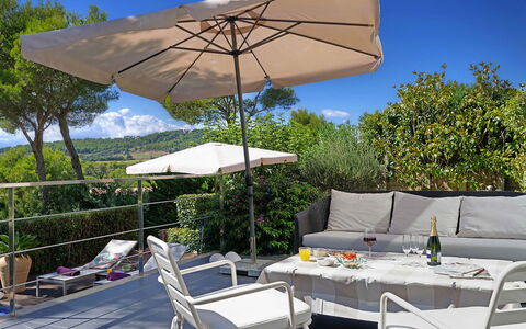 Villa Luminosa: Meubles, Parapluie, Mobilier De Jardin, Chaise, Table, Tableau De Plein Air, Ombre, Patio, Table Cuisine Et Salle A Manger, Jardin