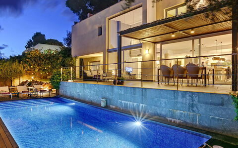 Villa Luminosa: Piscine, Zone Résidentielle, Recours, Domicile, Composite, Appartement, Eco Hôtel, Biens, Villa, Hacienda