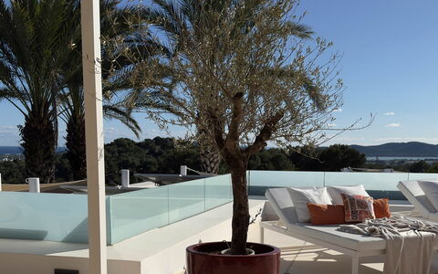 Villa the Marvel: Meubles, Mobilier De Jardin, Chaise, Ombre, Balcon, Recours, Pot De Fleur, Plante D'Appartement, Eco Hôtel, Tableau De Plein Air