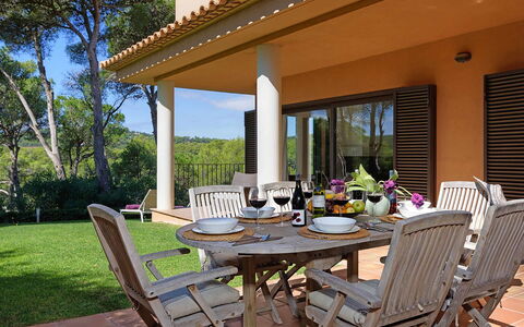 Villa Crab: Meubles, Mobilier De Jardin, Chaise, Table, Tableau De Plein Air, Table Cuisine Et Salle A Manger, Ombre, Patio, Jardin, Tache De Bois