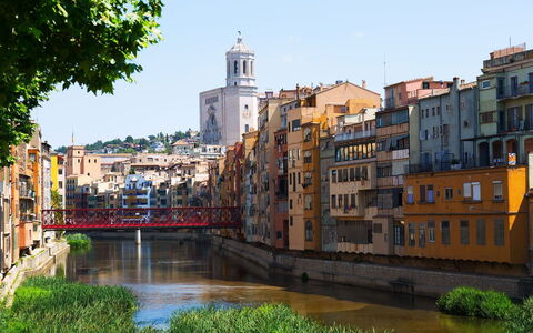 Villa Tamariu: Bâtiment, Jour, Ville, Canal, Voie Navigable, Zone Urbaine, Canal, Quartier, Cours D'Eau, Appartement