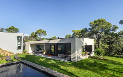 Villa Bamby: Domicile, Jardin, Aménagement Paysager, Biens, Ferme, Villa, Arrière-Cour, Cour, Pelouse, Allée