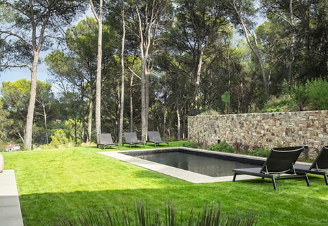 Villa Bamby: Jardin, Ombre, Piscine, Aménagement Paysager, Mobilier De Jardin, Pelouse, Arrière-Cour, Cour, Conception, Parc