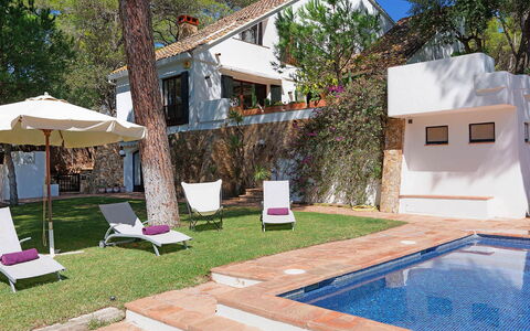 Villa Cassiopea: Piscine, Domicile, Zone Résidentielle, Recours, Maison, Meubles, Ombre, Biens, Hacienda, Villa