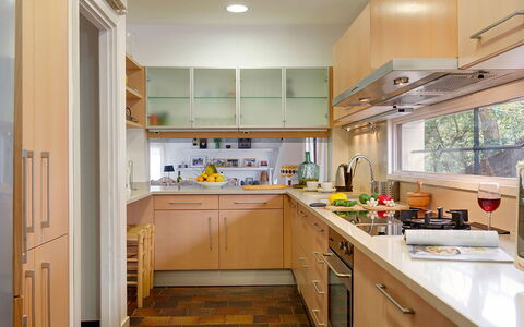 Villa Cassiopea: Appareil De Cuisine, Cuisine, Comptoir, Cabinetry, Meubles, Design Intérieur, Principaux Appliance, Sol, Bois, Électroménager