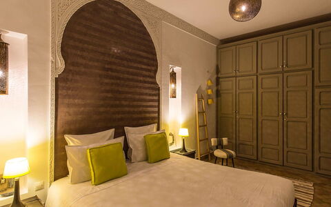 Riad Special: Design Intérieur, Sol, Sol, Meubles, Chambre, Éclairage, Lit, Drap De Lit, Pièce, Literie