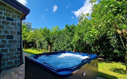 Villa Romantic Garden: Bleu, Piscine, Caractéristique De L'Eau, Jardin, Eco Hôtel, Recours, Loisir, Aménagement Paysager, Ombre