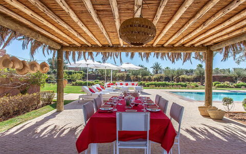 Villa Delizia: Recours, Piscine, Eco Hôtel, Jardin, Hacienda, Ombre, Aménagement Paysager, Mobilier De Jardin, Biens, Pelouse