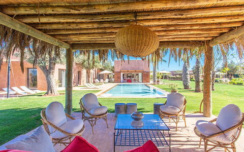 Villa Delizia: Piscine, Recours, Biens, Eco Hôtel, Hacienda, Ombre, Aménagement Paysager, Loisir, Pelouse, Villa