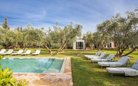 Villa Mauri: Piscine, Recours, Jardin, Biens, Thermes, Aménagement Paysager, Mobilier De Jardin, Parc, Arrière-Cour, Hacienda