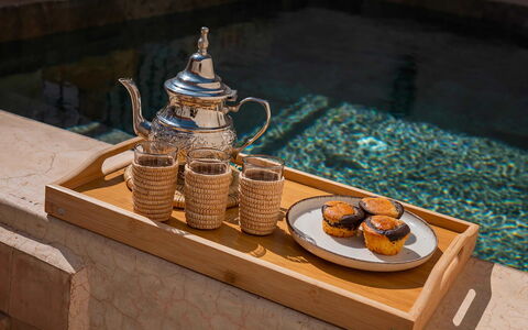 Riad Ali: Vaisselle, Serveware, Vaisselle, Aliments, Théière, Porcelaine, Assiette