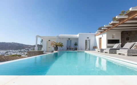 Villa Sonia: Bleu, Piscine, Recours, Villa, Balancelle, Hôtel, Appartement Penthouse, Eco Hôtel, Ville Resort, Mobilier De Jardin