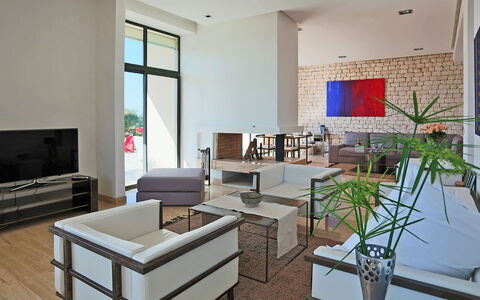 Villa Amador: Meubles, Design Intérieur, Sol, Sol, Canapé, Salon, Plafond, Appartement, Table, Chaise