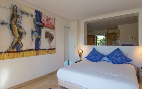 Villa Amador: Meubles, Design Intérieur, Lit, Chambre, Sol, Sol, Mur, Bois, Drap De Lit, Pièce