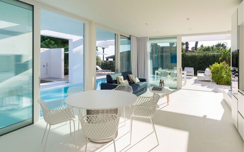 Villa Zora: Design Intérieur, Meubles, Sol, Sol, Canapé, Appartement, Plafond, Salon, Chaise