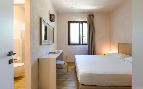 Villa Paprika: Mur, Design Intérieur, Sol, Sol, Plafond, Chambre, Pièce, Lit, Cadre De Lit, Literie