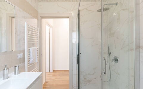 Villa Il Gelsomino: Sol, Sol, Mur, Design Intérieur, Bois, Luminaire Plomberie, Salle De Bains, Porte, Plomberie, Plafond