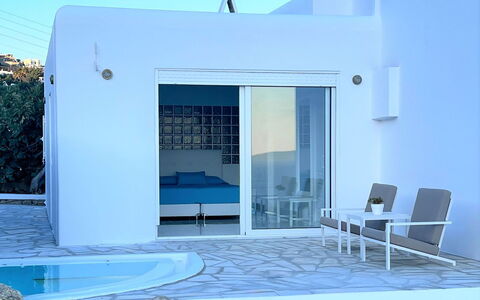 The Rose Suite with Jacuzzi: Meubles, Ombre, Mobilier De Jardin, Chaise, Recours, Piscine, Conception, Hôtel, Villa, Eco Hôtel