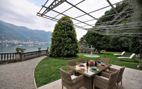 Letizia: Jardin, Chaise, Recours, Aménagement Paysager, Eco Hôtel, Chaîne De Montagnes, Biens, Ombre, Cour, Pelouse