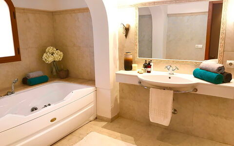 Dream House: Sol, Design Intérieur, Meubles, Sol, Luminaire Plomberie, Pièce, Éclairage, Plomberie, Salle De Bains, Miroir