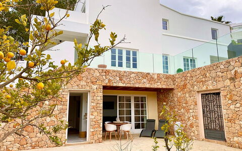 Villa Joel: Domicile, Biens, Mobilier De Jardin, Balcon, Villa, Chaise, Conception, Ombre, Cour, Aménagement Paysager