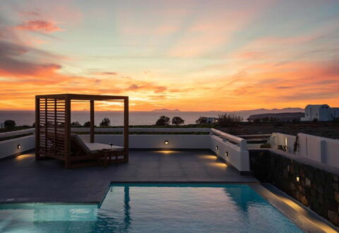 Golden Sunset Villa: Crépuscule, Piscine, Afterglow, Le Coucher Du Soleil, Recours, Lever Du Soleil, Soirée, Mobilier De Jardin, Red Sky At Matin, Eco Hôtel