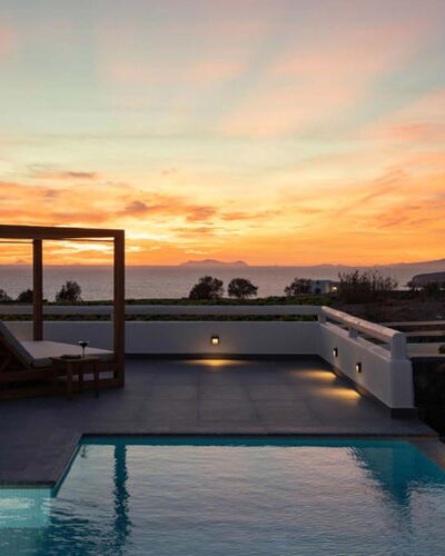 Golden Sunset Villa: Crépuscule, Piscine, Afterglow, Le Coucher Du Soleil, Recours, Lever Du Soleil, Soirée, Mobilier De Jardin, Red Sky At Matin, Eco Hôtel