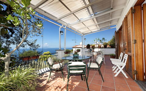 Villa Mary: Meubles, Porche, Mobilier De Jardin, Chaise, Table, Pot De Fleur, Balcon, Tableau De Plein Air, Recours, Plante D'Appartement