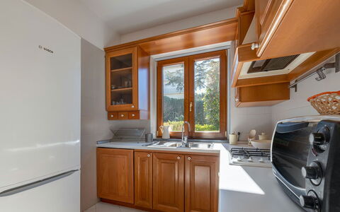 Villa Ava: Cuisine, Appareil De Cuisine, Principaux Appliance, Bois, Comptoir, Cabinetry, Evier, Design Intérieur, Meubles, Électroménager