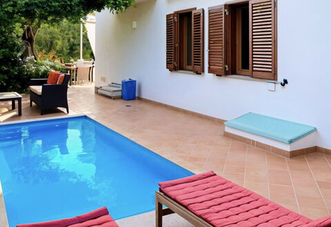 Villa Ava: Meubles, Piscine, Mobilier De Jardin, Loisir, Recours, Sol, Eco Hôtel, Ombre, Tache De Bois, Chaise