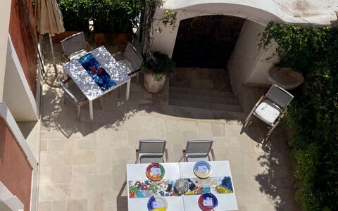 Villa Chiara: Meubles, Mobilier De Jardin, Chaise, Pot De Fleur, Tableau De Plein Air, Ombre, Jardin, Cour, Plante D'Appartement, Cour