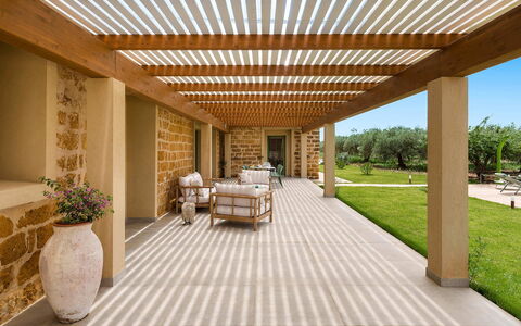 Villa Clemente: Bois, Sol, Porche, Sol, Ombre, Jardin, Colonne, Structure En Plein Air, Patio, Eco Hôtel