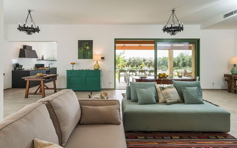 Villa Clemente: Meubles, Design Intérieur, Sol, Canapé, Bois, Table, Sol, Salon, Pièce, Chaise