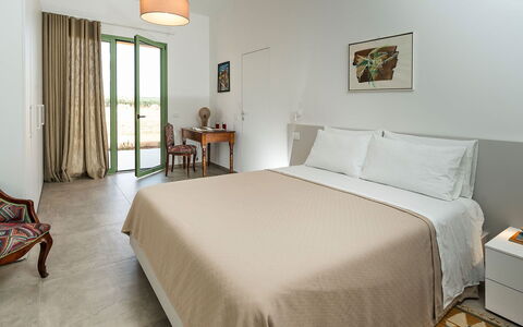 Villa Clemente: Meubles, Mur, Bois, Sol, Design Intérieur, Sol, Lit, Chambre, Table, Domicile