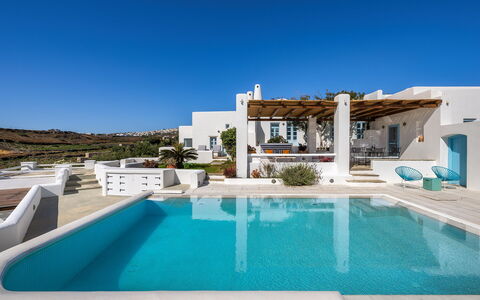 Villa Apanema: Bleu, Piscine, Conception, Villa, Chaise, Recours, Plante D'Appartement, Cour, Eco Hôtel, Appartement Penthouse