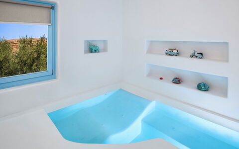Villa Apanema: Bleu, Design Intérieur, Plafond, Composite, Luminaire Plomberie, Piscine, Baignoire, Conception, Hôtel, Plâtre