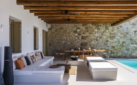 Villa Medea: Bois, Meubles, Sol, Design Intérieur, Sol, Recours, Salon, Chaise, Plafond