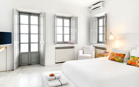 Presidential Villa: Appartement, Chambre, Hôtel, Lit, Recours, Conception, Oreiller, Literie, Lampe, Throw Pillow